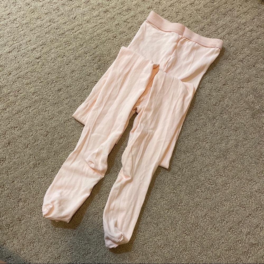 Danskin #58 girls textured footed tights